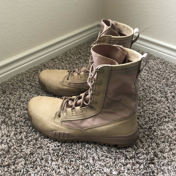 Nike Boots ? main image 5